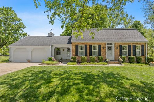 752 Ridgewood Dr, Ionia, MI, 48846-1269 | Card Image