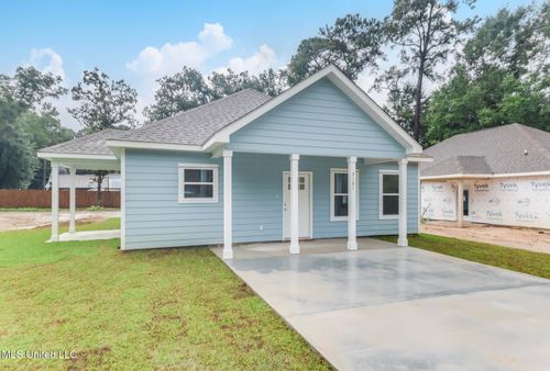 3121 Seahorse Rd, Gautier, MS, 39553-6429 | Card Image