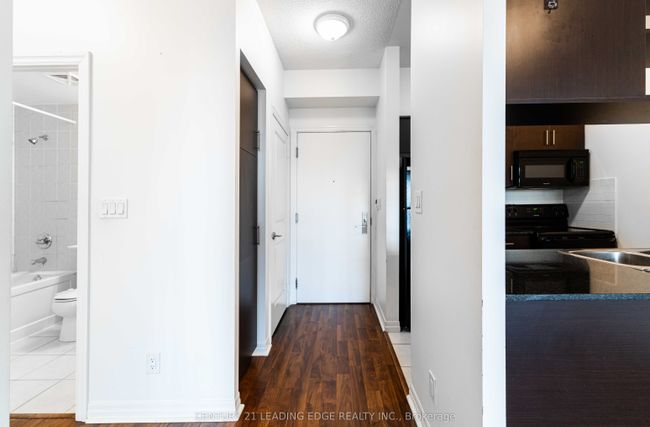 1802 - 30 Herons Hill Way, Condo with 2 bedrooms, 1 bathrooms and null parking in North York ON | Image 5