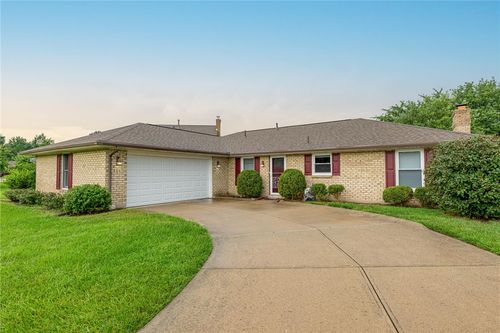 1621 Silver Lake Dr, Washingtn Twp, OH, 45458-3531 | Card Image