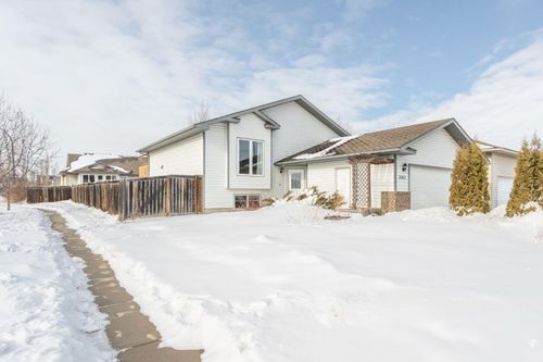 2002 52 Ave, Lloydminster, AB, T9V3K7 | Card Image