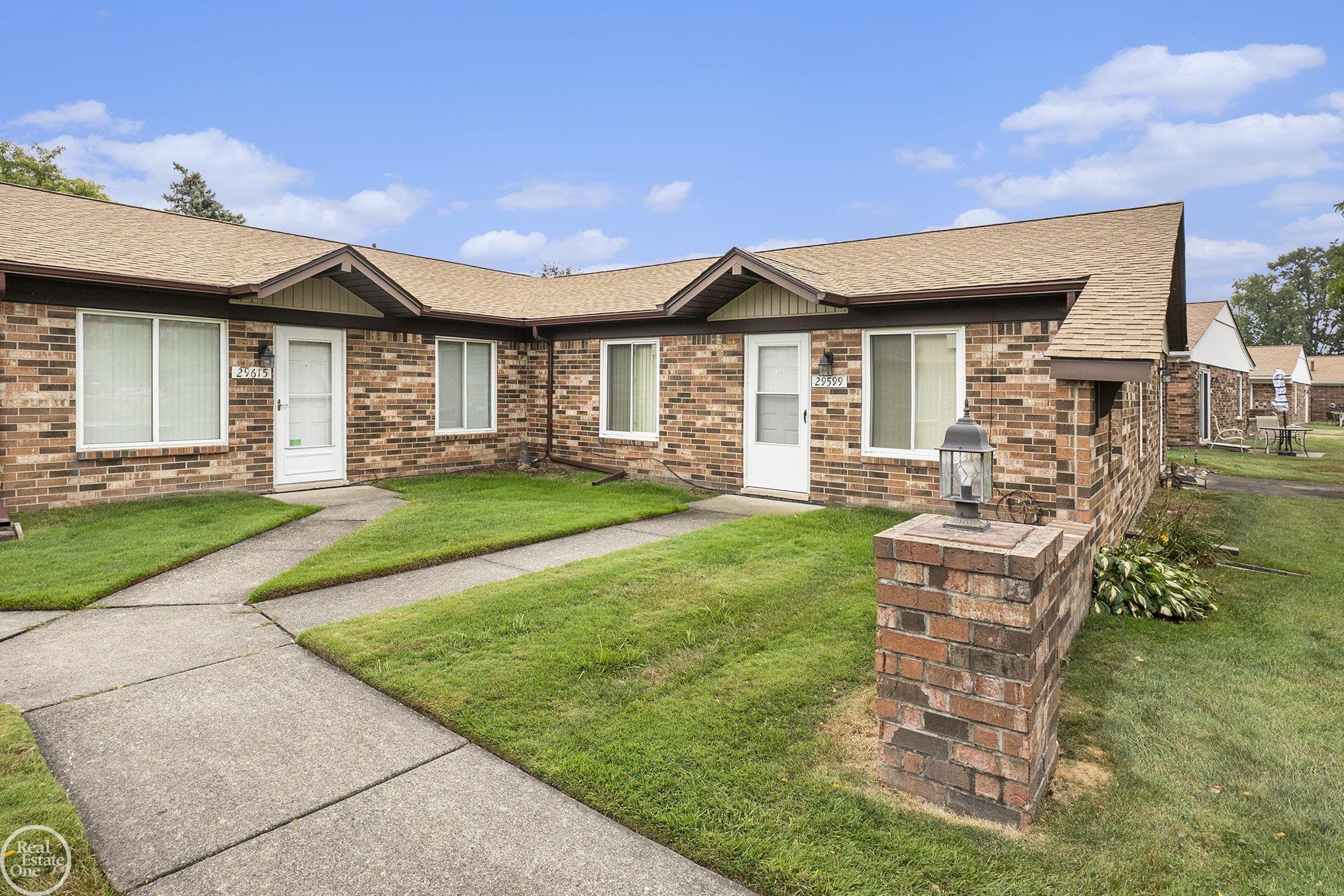 Park Place Dr, Warren, MI 48093