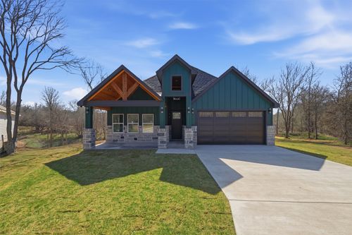 131 E Keomuku Ln, Bastrop, TX, 78602-2310 | Card Image