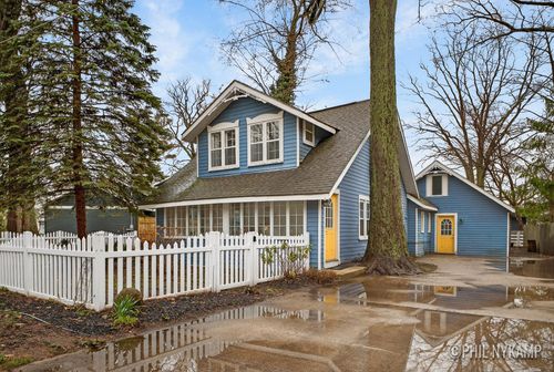 1354 Waukazoo Dr, Holland, MI, 49424-2689 | Card Image