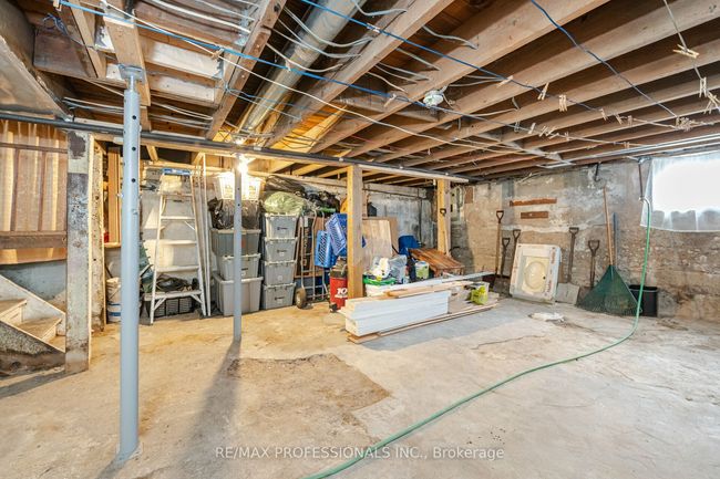 12 O'hara Ave, House attached with 3 bedrooms, 1 bathrooms and 1 parking in Toronto ON | Image 25