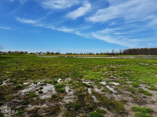 5389 Eagles Landing Dr, Oregon, OH, 43616-1104 | Card Image