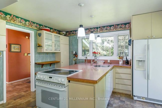 248504 5 Sideroad, House other with 3 bedrooms, 3 bathrooms and 18 parking in Mono ON | Image 16