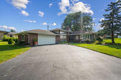 8832 Pleasant Ave, Hickory Hills, IL, 60457-1373 | Card Image