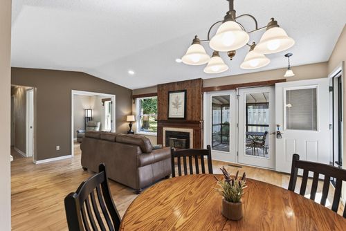 1190 Black Oaks Ln N, Plymouth, MN, 55447-3110 | Card Image