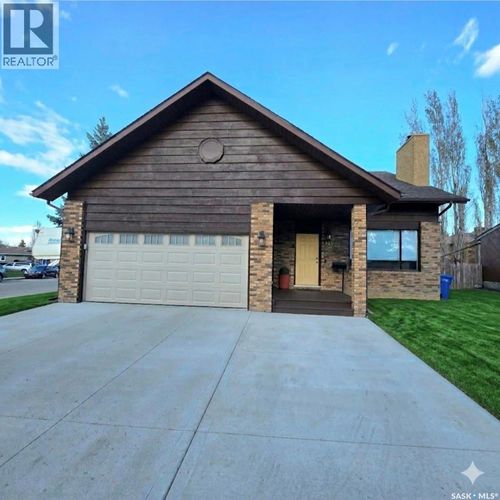 868 Conroy Pl, Prince Albert, SK, S6V6Y7 | Card Image