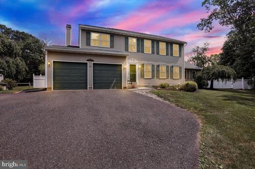 2007 Deer Ridge Dr, POTTSTOWN, PA, 19464-2157 | Card Image