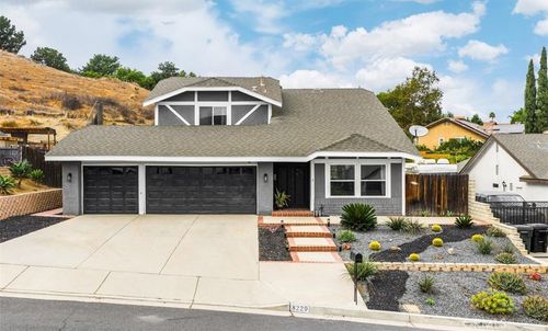 8229 Whispering Tree Dr, Jurupa Valley, CA, 92509-7315 | Card Image