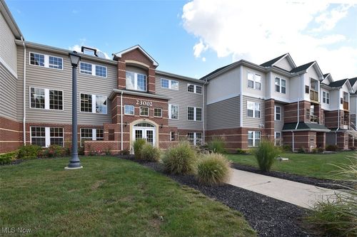 apt-221-23002 Chandlers Ln, Olmsted Falls, OH, 44138-3263 | Card Image