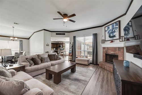 910 Grouse Rd, Glenn Heights, TX, 75154-8666 | Card Image