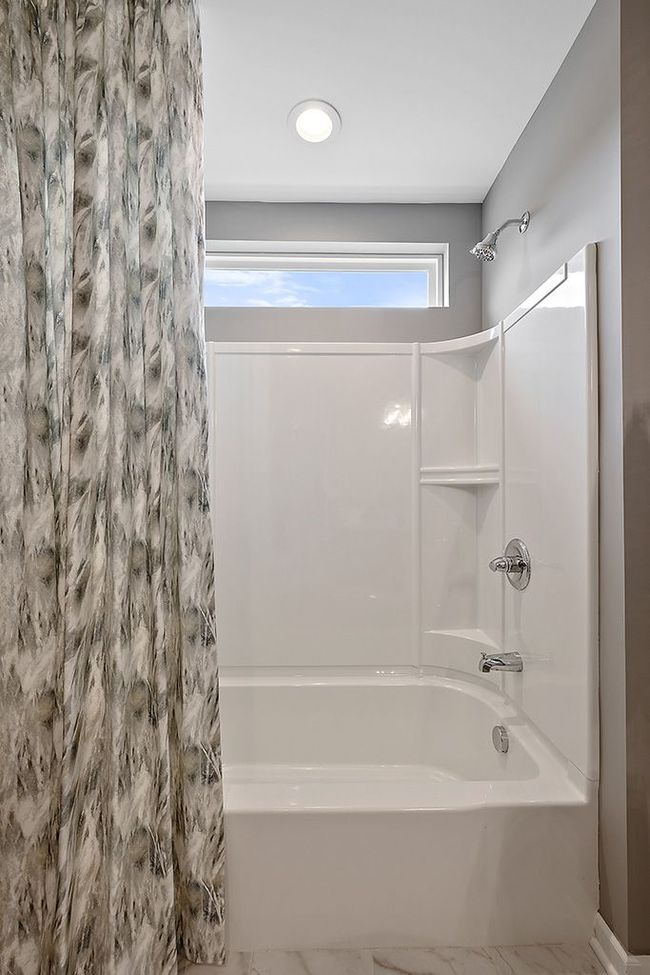 9815 Willow Oak Dr, House other with 3 bedrooms, 3 bathrooms and null parking in Brighton MI | Image 11