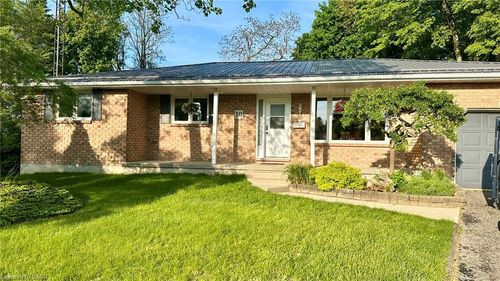 10 Baltic Circle, Waterford, ON, N0E1Y0 | Card Image