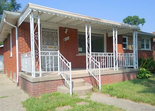 17841 Hoover St, Detroit, MI, 48205-3117 | Card Image
