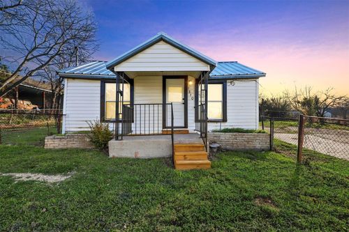1310 N Rusk St, Weatherford, TX, 76086-1836 | Card Image