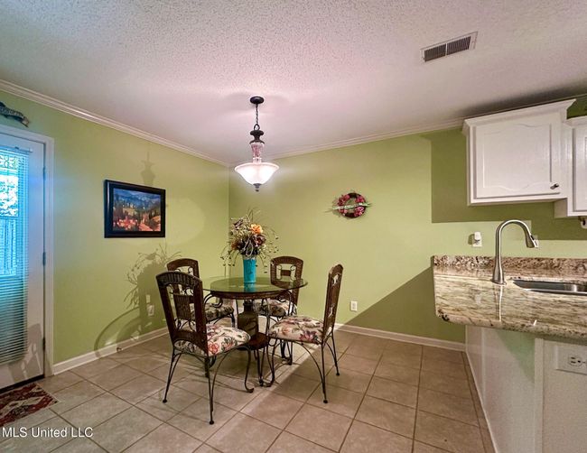 Breakfast Area | Image 12