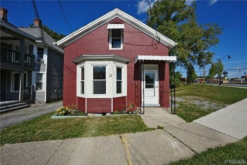 17 Saint Marys St, Lancaster, NY, 14086-2015 | Card Image