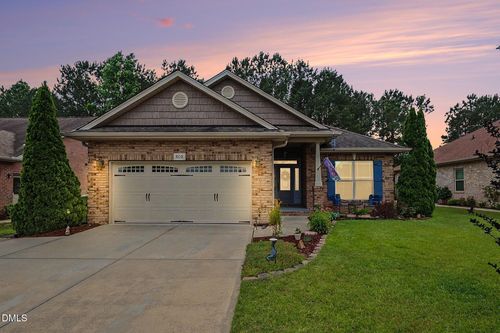 608 Sippihaw Oaks Dr, Fuquay-Varina, NC, 27526-7664 | Card Image