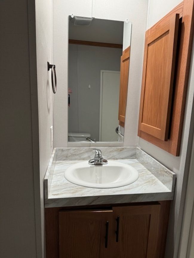 64 Baron Ave, Home with 1 bedrooms, 1 bathrooms and 2 parking in Pontiac IL | Image 14