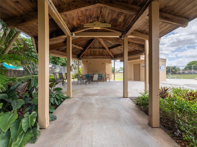 280 - 1424 Nw 97 Th Ter, Townhouse with 2 bedrooms, 3 bathrooms and null parking in Pembroke Pines FL | Image 62