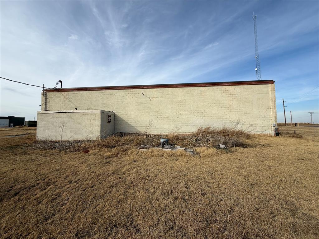 Commercial Sale in Cordell 4