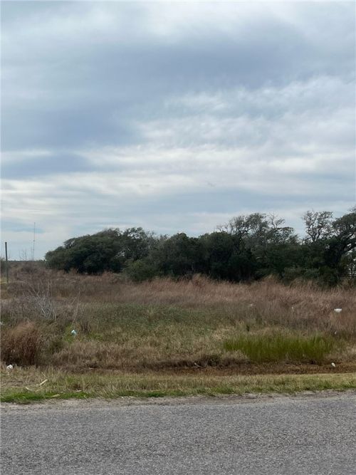 1019 W 12th St, Rockport, TX, 78382 | Card Image
