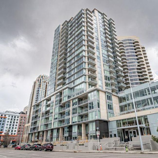 1204 - 1025 5 Avenue Sw, Home with 2 bedrooms, 2 bathrooms and 1 parking in Calgary AB | Image 2