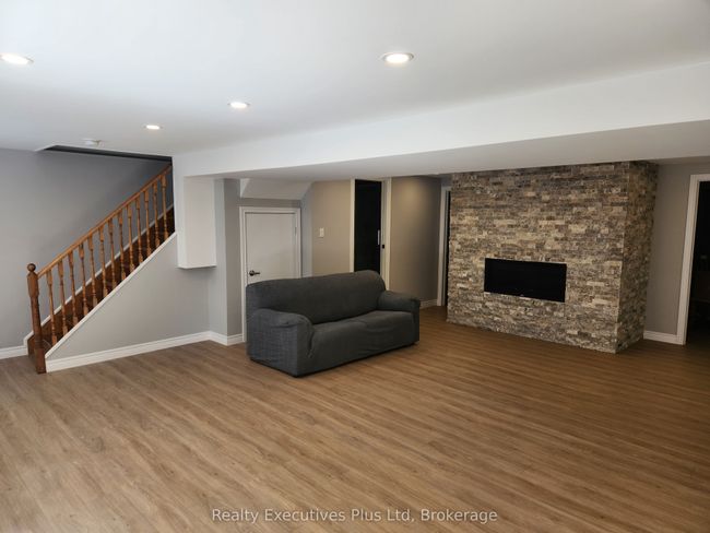 2 Zelia Crt, House other with 3 bedrooms, 2 bathrooms and 4 parking in Tiny ON | Image 13