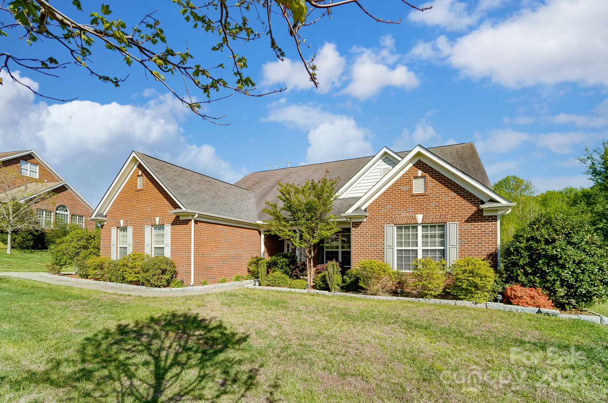 Hearth Ln, Concord, NC 28025
