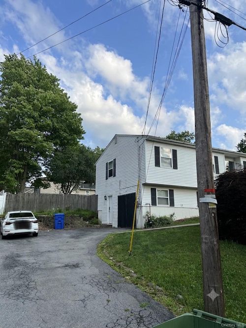 18 Pine Street, Middletown, NY, 10940 | Card Image