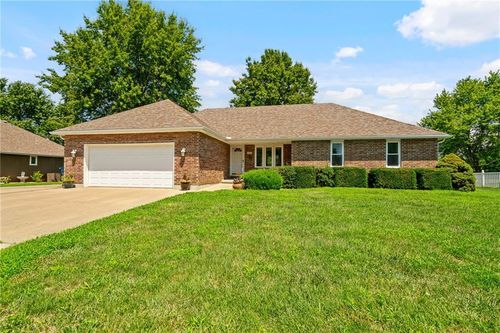613 W Kirkpatrick St, Odessa, MO, 64076-1631 | Card Image