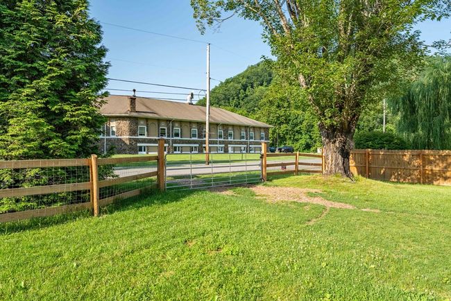 461 S Shady Ave, House other with 3 bedrooms, 3 bathrooms and null parking in Damascus VA | Image 45