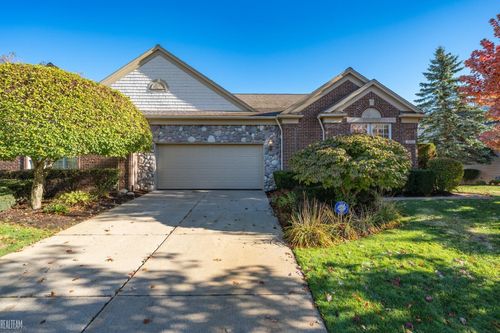 5043 Belmonte Dr, Rochester, MI, 48306-4784 | Card Image