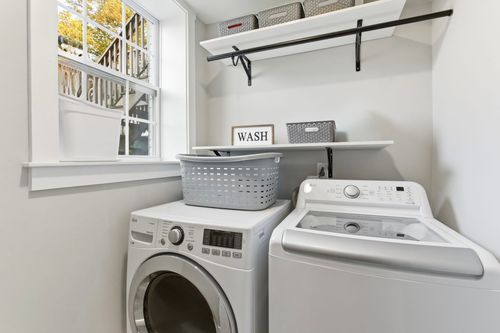 228 Lakeside Park Dr, Hendersonville, TN, 37075-4417 | Card Image