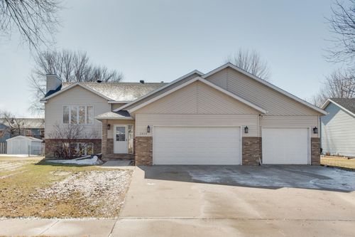 2808 38th Avenue S, Fargo, ND, 58104 | Card Image