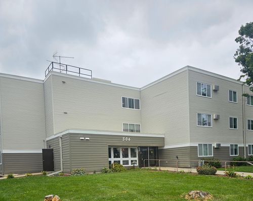 306 S East St, Caledonia, MN, 55921-1684 | Card Image