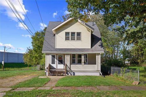 560 Gridley St, Akron, OH, 44306-1226 | Card Image