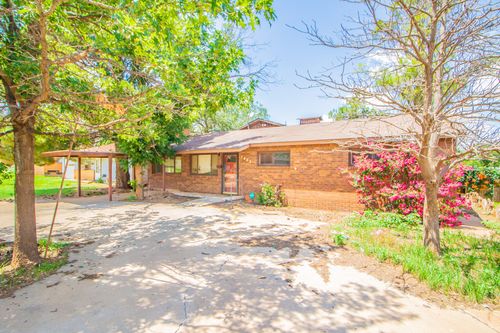 1421 E Cardwell St, Brownfield, TX, 79316-4803 | Card Image