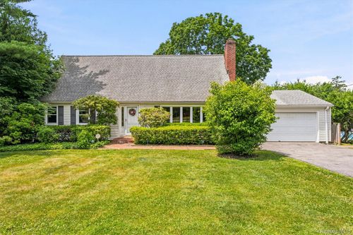 133 Westlake Dr, Valhalla, NY, 10595-1243 | Card Image