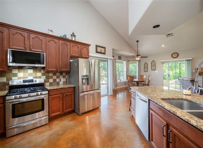 209 Old Sayers Rd, House other with 3 bedrooms, 2 bathrooms and 4 parking in Elgin TX | Image 14