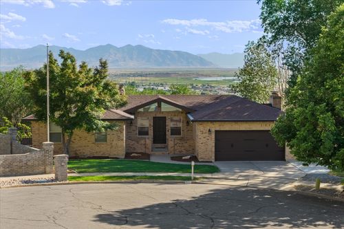 254 E 1825 N, Centerville, UT, 84014-1070 | Card Image