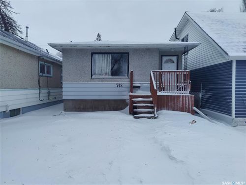 748 Rae St, Regina, SK, S4T2A9 | Card Image