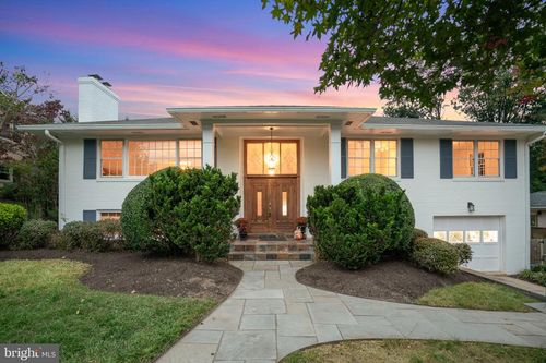 1438 Colleen Ln, MCLEAN, VA, 22101-3104 | Card Image