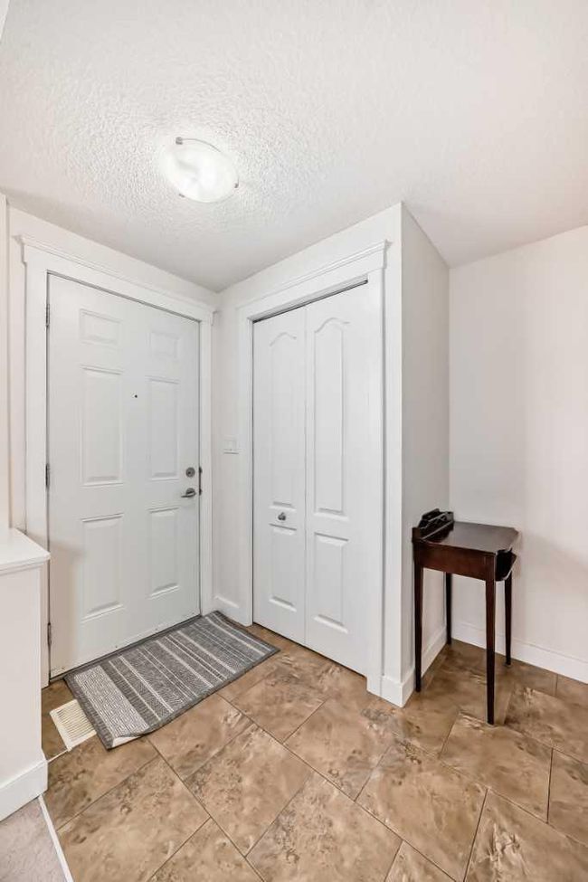 4004 - 2370 Bayside Rd Sw, Home with 3 bedrooms, 2 bathrooms and 2 parking in Airdrie AB | Image 4