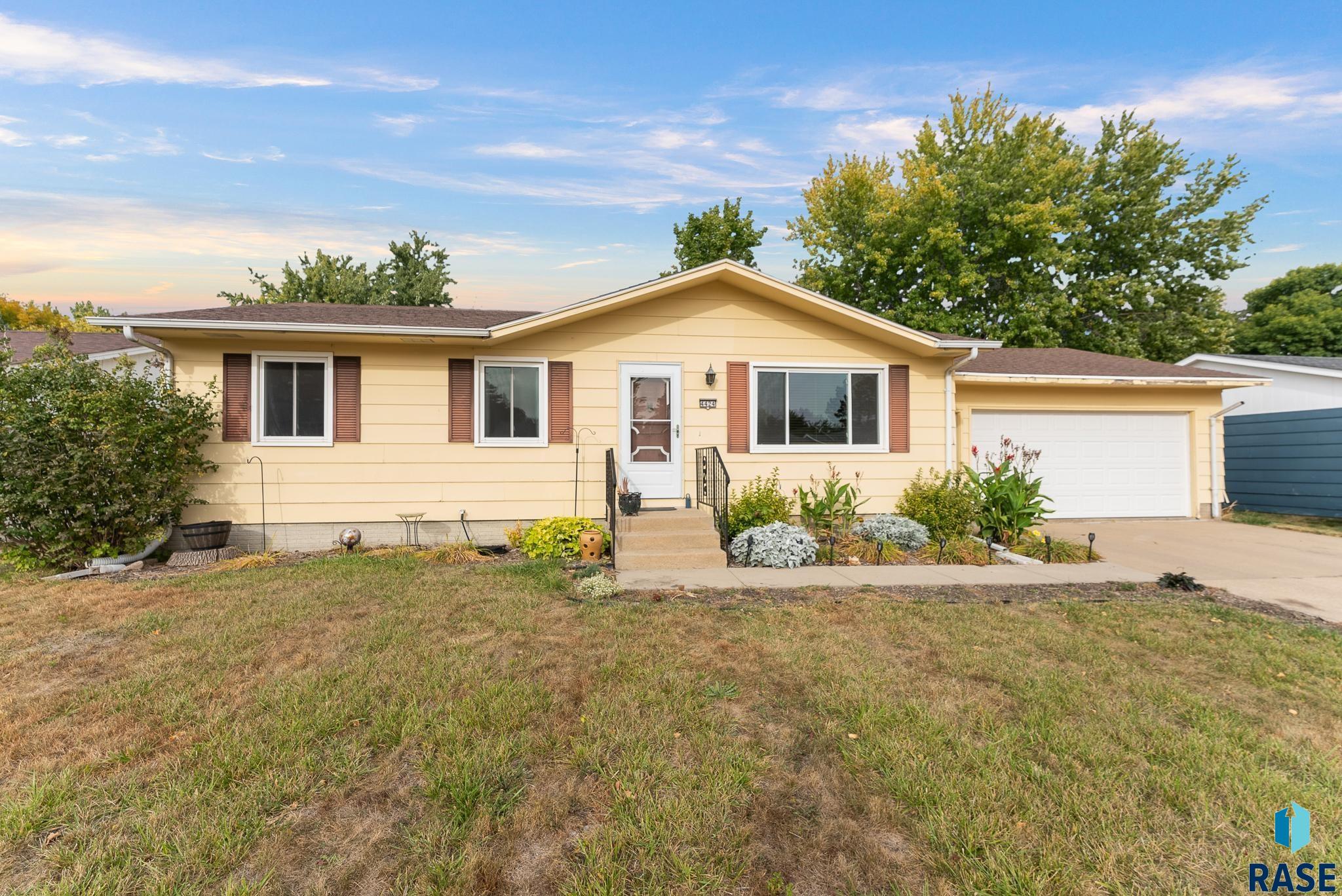 Mesa Pass, Sioux Falls, SD 57106