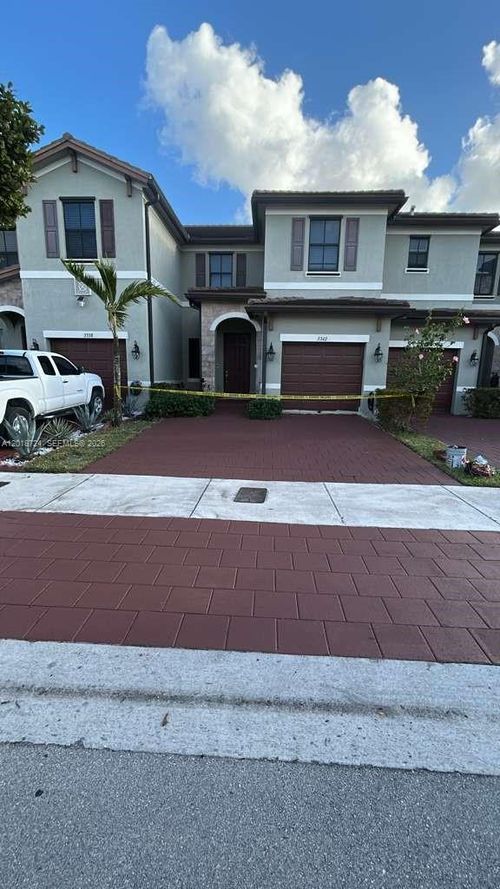 3342-3342 104th Ter, Hialeah, FL, 33018-1242 | Card Image