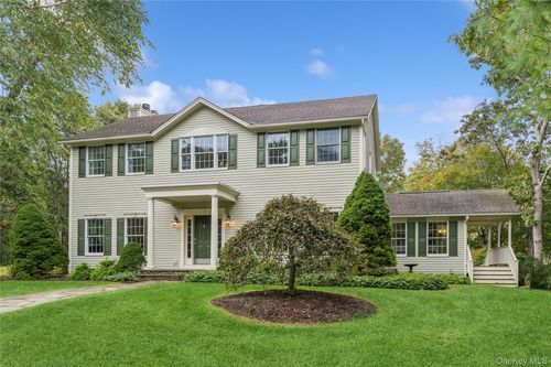 51 Davis Dr, Montauk, NY, 11954-5160 | Card Image